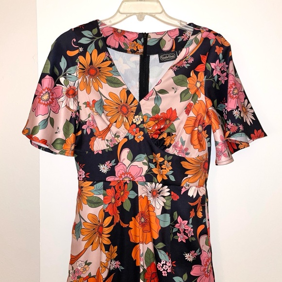 Floral jumpsuit LAST CHANCE: DONATING SOON - Picture 4 of 4